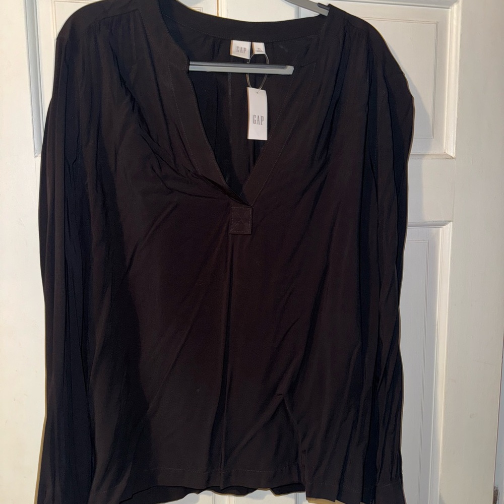 NWT GAP Women's Black Top